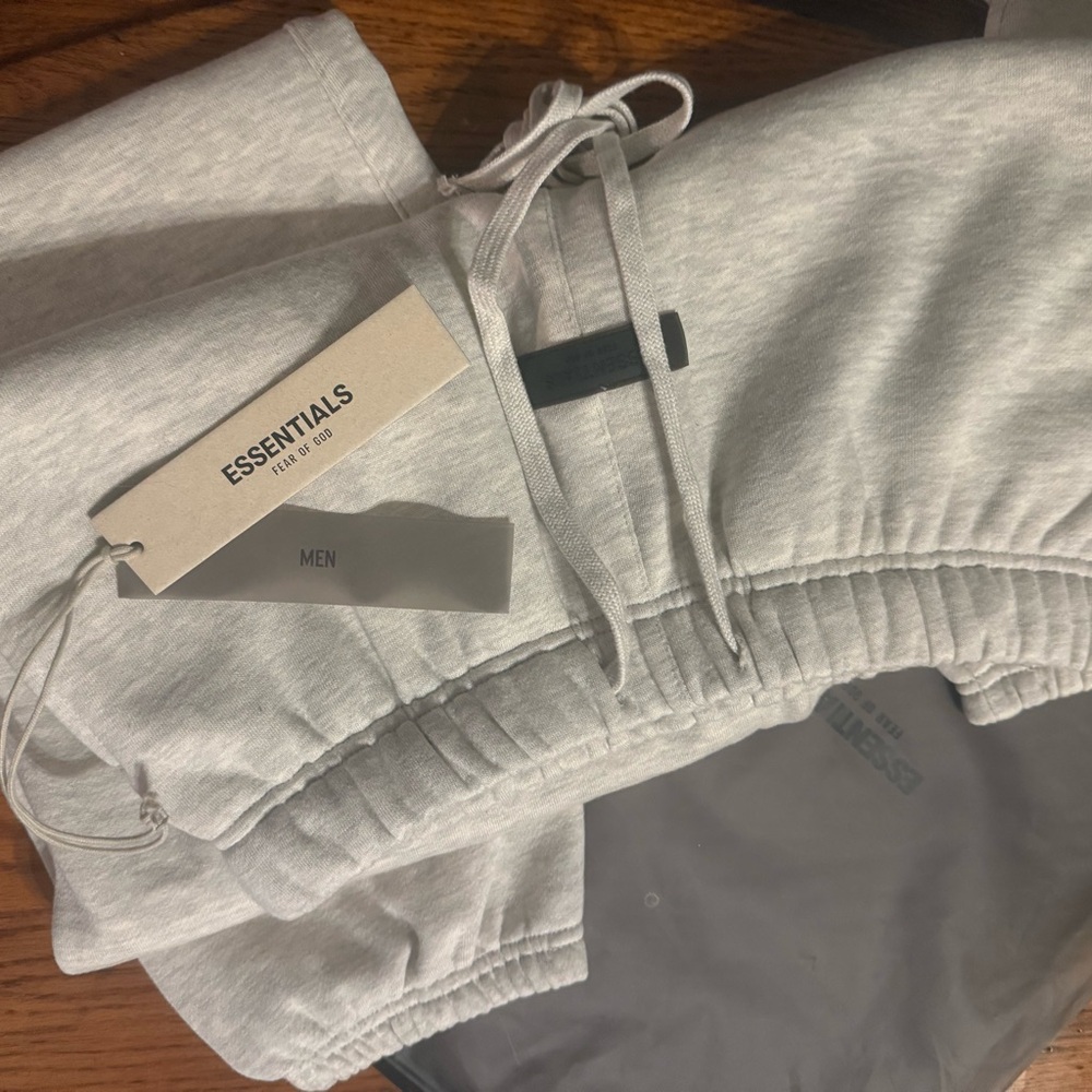 Essentials “fear of God”  Light Gray Joggers men’s Sz Medium. NWT